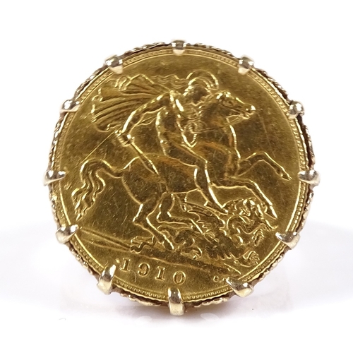 97 - A 1910 gold half sovereign ring