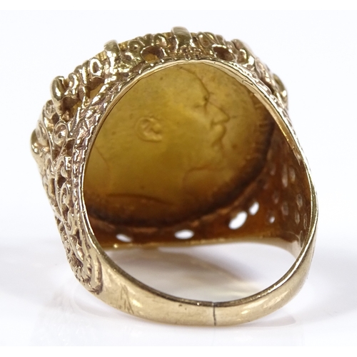 97 - A 1910 gold half sovereign ring