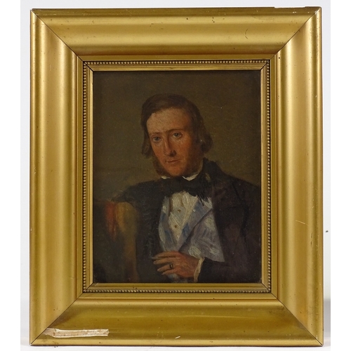 1154 - Oil on canvas laid on board, portrait of a gentleman, late 19th / early 20th century, unsigned, 9