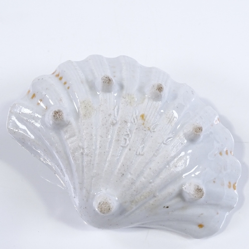 69 - A 19th century Continental porcelain frog and oyster shell design soap dish, width 12cm