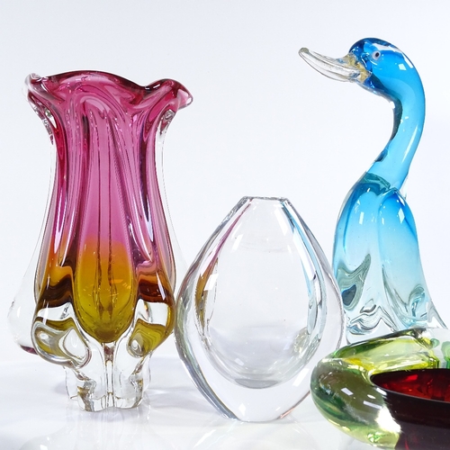 73 - A group of Studio glassware, including an Orrefors crystal glass vase circa 1950s, height 15cm, a la... 