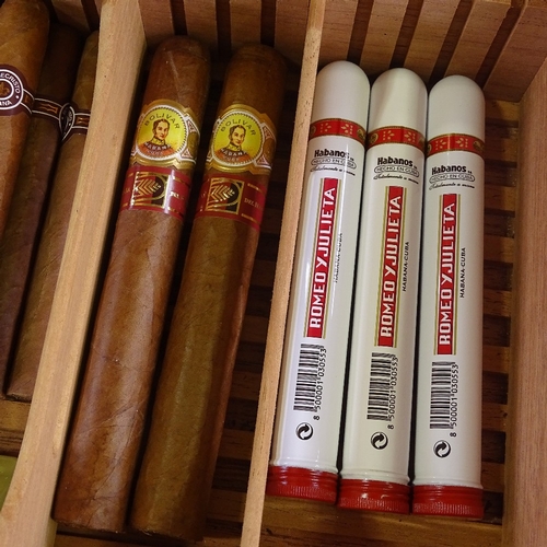 64 - Humidor, containing 25 cigars, 10 H. Upmann  Anejados, 10 Montecristo No. 3, 2 Bolivar La Casa De Ha... 