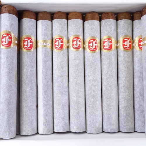 93 - 2 boxes of Fonseca cigars, 7 x Cadetes, 17 x Delicias (24)