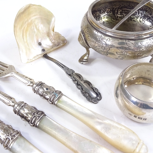 600 - Various silverware, including Victorian table salt, mother-of-pearl handled cutlery, napkin rings et... 