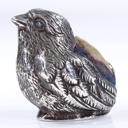 621 - An Edwardian novelty silver chick pin cushion, by Sampson Mordan & Co Ltd, hallmarks Sheffield 1905,... 