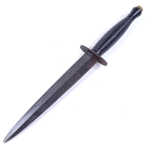 39 - A Fairbairn-Sykes fighting knife