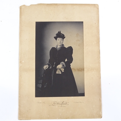 1366 - An Elliott and Fry Studio photograph of Lady Theodora Guest, image size 12