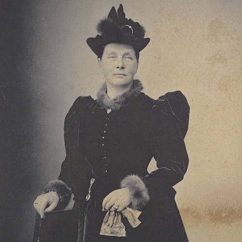 1366 - An Elliott and Fry Studio photograph of Lady Theodora Guest, image size 12