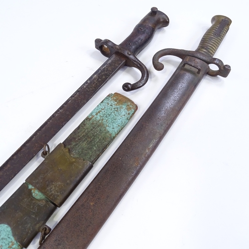 112 - 2 Victorian bayonets and scabbards