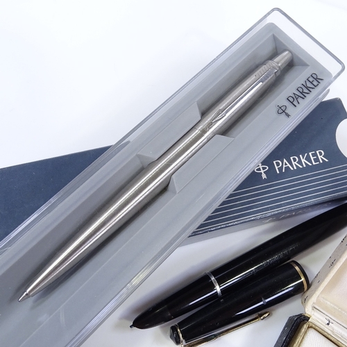 78 - 5 Vintage Parker fountain pens (4 with 14ct gold nibs)