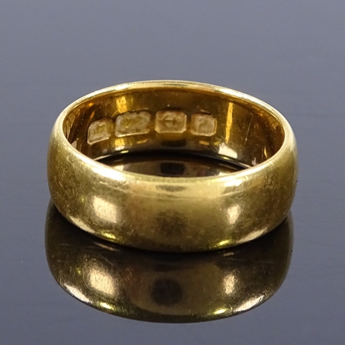 413 - A 22ct gold wedding band ring, maker's marks WM, hallmarks Birmingham 1900, band width 5.3mm, size G... 