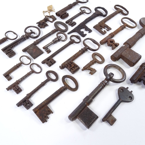 36 - A collection of mainly Victorian keys