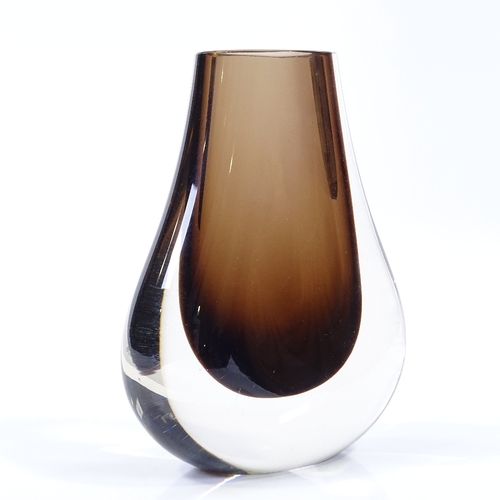 48 - A Murano two-tone free-form glass vase, height 14cm