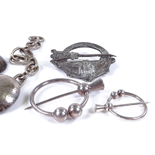 823 - Various silver jewellery, including Scottish and Viking style