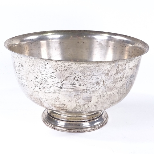 837 - WITHDRAWN An American sterling silver circular fruit bowl, by Amston, model no. 243, diameter 23cm, ... 