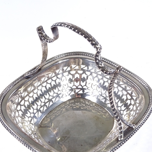 847 - A George V silver cake basket, with gadrooned rim and pierced border, indistinct maker's marks, hall... 