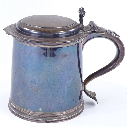 850 - A George V Britannia Standard silver lidded tankard, of plain cylindrical form with reeded foot, by ... 