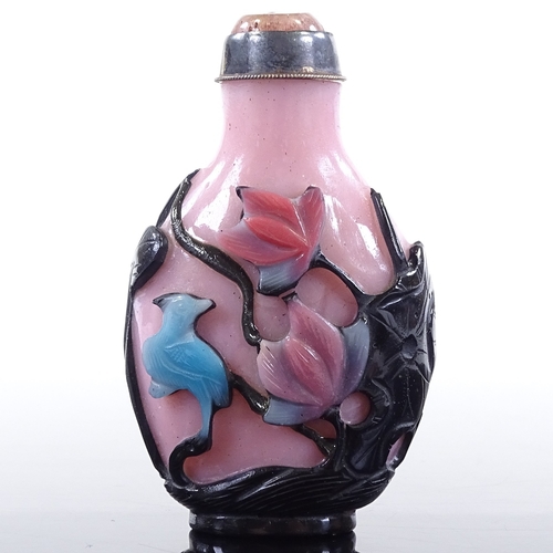 188 - An Antique Chinese 4-colour overlay cameo glass snuff bottle, with exotic bird and flower designs, s... 