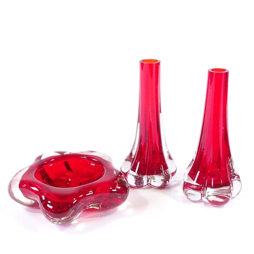 259 - A pair of ruby glass Whitefriars vases, and a matching ruby glass bowl, vase height 17.5cm