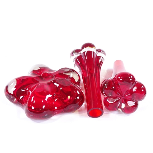 259 - A pair of ruby glass Whitefriars vases, and a matching ruby glass bowl, vase height 17.5cm