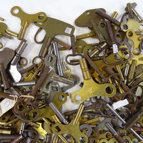 461 - A large quantity of various clock keys