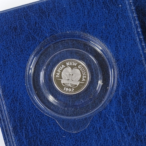 58 - 3 Papua New Guinea platinum 10 kina proof coins, 1.571g each