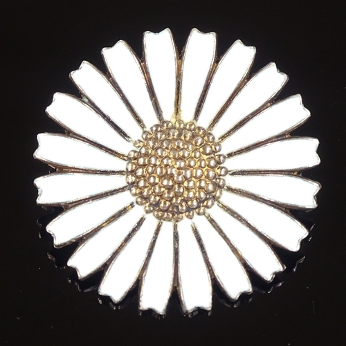 511 - An Anton Michelsen Danish vermeil sterling silver and white enamel daisy brooch, maker's marks AM, b... 