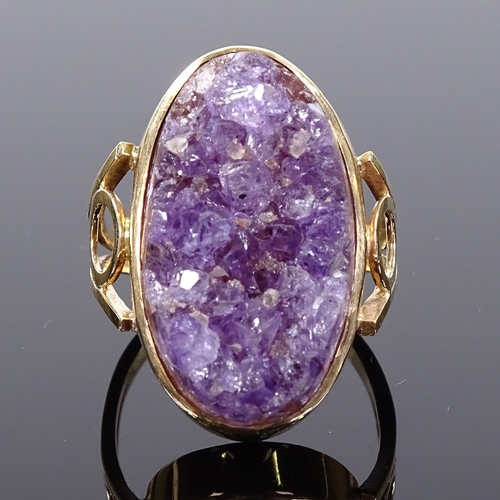 521 - A large unmarked gold handmade amethyst geode panel dress ring, openwork shoulders, setting height 1... 