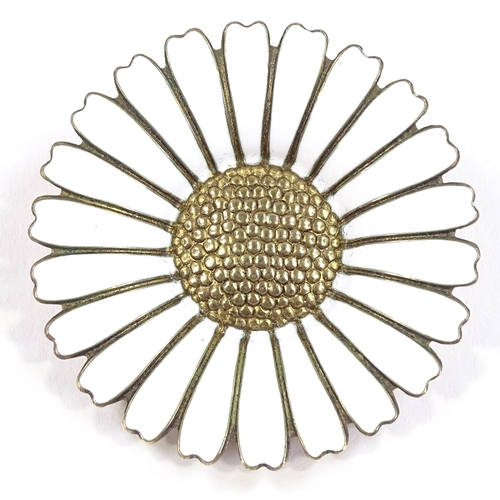 563 - A Volmer Bahner Danish sterling vermeil silver and white enamel daisy brooch, maker's marks VB, broo... 