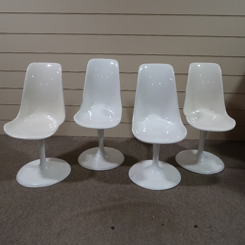 316 - A set of 4 tulip dining chairs in the style of Eero Saarinen