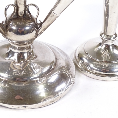 693 - A George V silver 4-branch posy epergne, with removable trumpet-shaped frilled-edge vases, indistinc... 