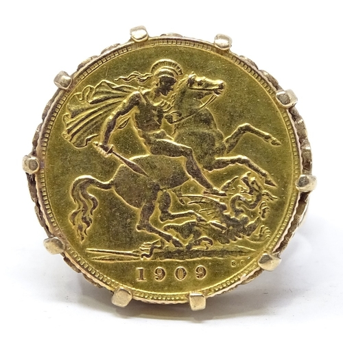 252 - 1909 gold half sovereign in 9ct gold ring mount, gross weight 10.2g, and a 1910 gold half sovereign ... 