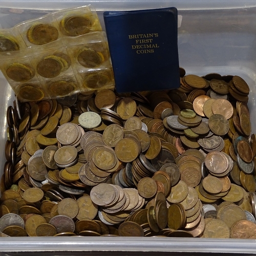 197 - A quantity of British coins, including half crowns, shillings etc