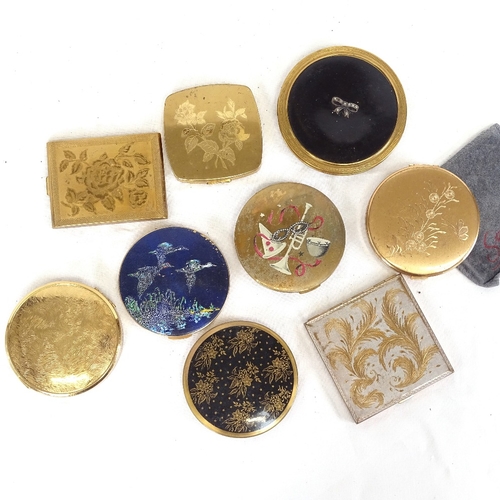 225 - A collection of lady's Vintage compacts