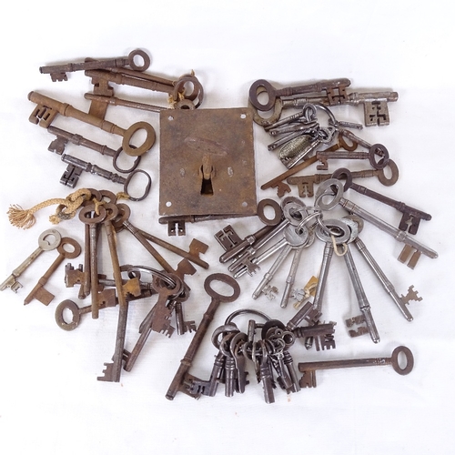 140 - A quantity of various keys