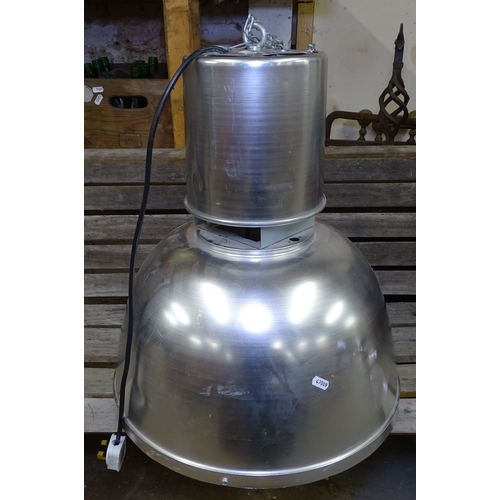 1460 - A modern industrial light fitting