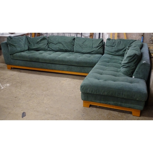 1472 - A Roche Bobois L-shaped corner settee, with loose cushions, length 300cm