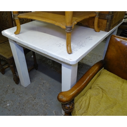 1556 - A rectangular painted hardwood garden table