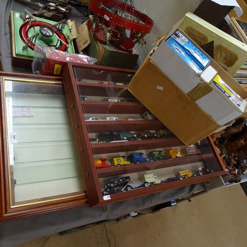 390 - Various diecast toy cars, including Matchbox, Days Gone, Vanguards etc, boxed, and 2 glazed display ... 