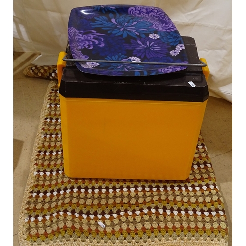 486 - A Vintage coolbox, a picnic blanket etc