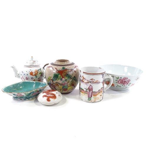 389 - A group of Chinese porcelain items