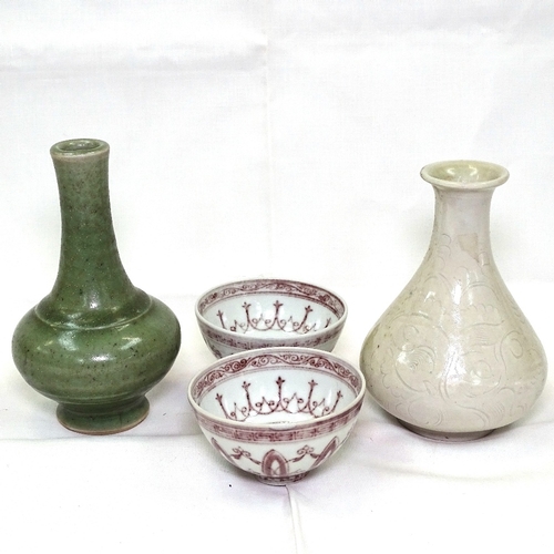 533 - A group of Chinese porcelain items, including a white glaze narrow-neck vase with incised decoration... 