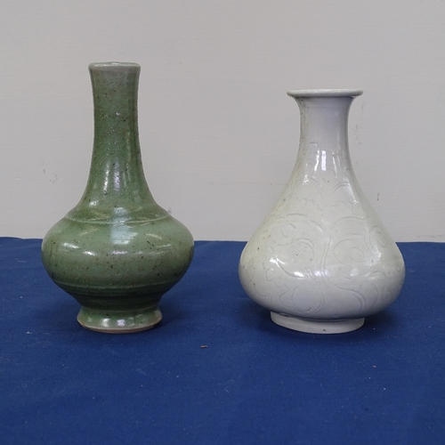 533 - A group of Chinese porcelain items, including a white glaze narrow-neck vase with incised decoration... 