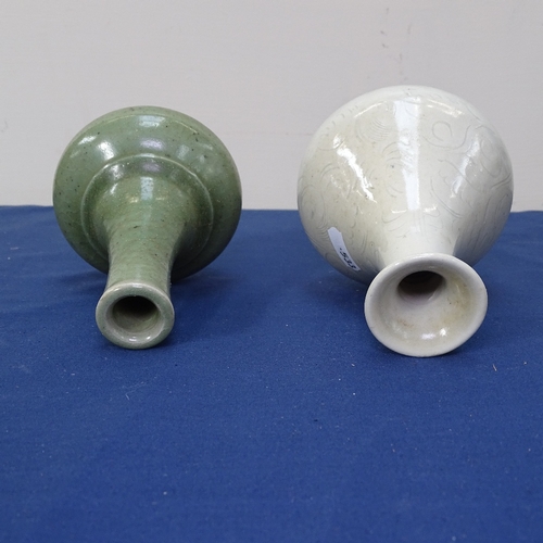 533 - A group of Chinese porcelain items, including a white glaze narrow-neck vase with incised decoration... 