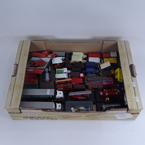 273 - A collection of various Days Gone, Maisto, Lledo toy cars etc (2 boxes)