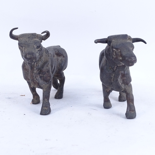 391 - A pair of late 20th century bronze bull sculptures, length 22cm (2)