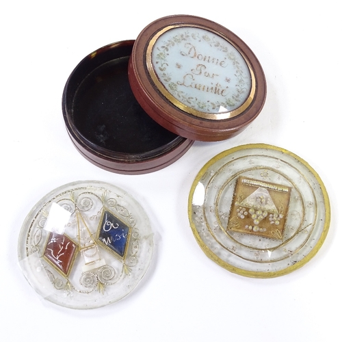 132 - An early 19th century French gold mounted snuff box, 
glass domed lis with inscription 