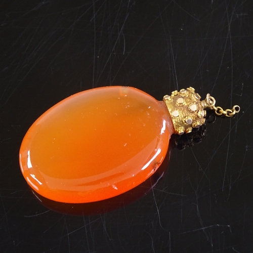 607 - An 18th century miniature carnelian chatelaine scent flask, unmarked gold cap, overall height 33.4mm... 