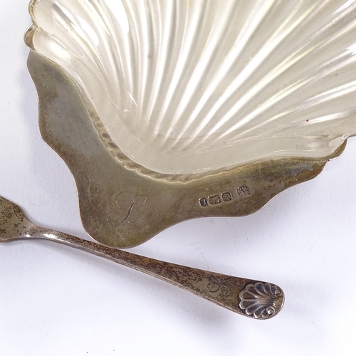 652 - A pair of Edwardian silver shell-shaped butter dishes, with fitted frosted glass inserts and 1 butte... 