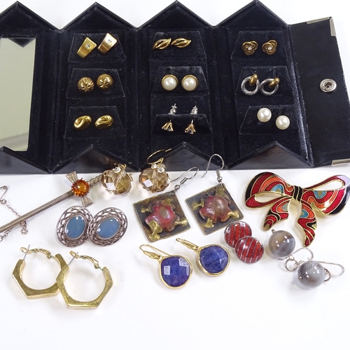 691 - Various costume jewellery, including Pierre Cardin cased earring set, silver stone set sword brooch ... 